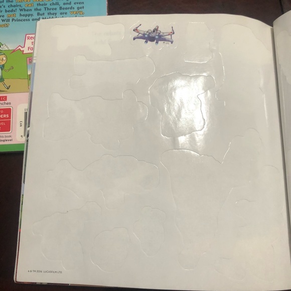 Books - Picture 4 of 12